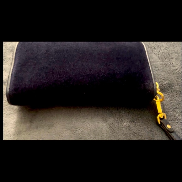 Juicy Couture Crown Tech Wristlet Navy Blue - Picture 2 of 8